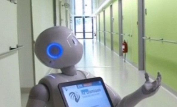 Robot nói được 19 thứ tiếng làm việc ở bệnh viện Bỉ